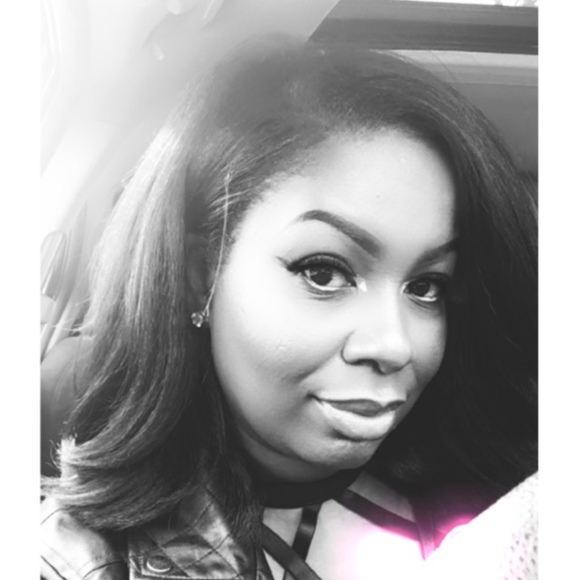 Meet your Posher, Cassandra - Picture 1 of 1